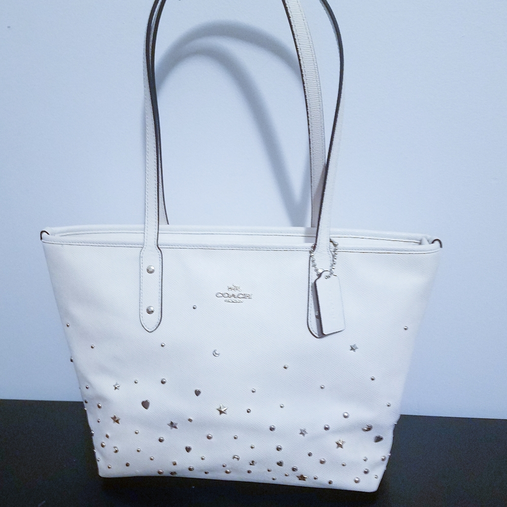 AUTHENTIC COACH PURSE 👜